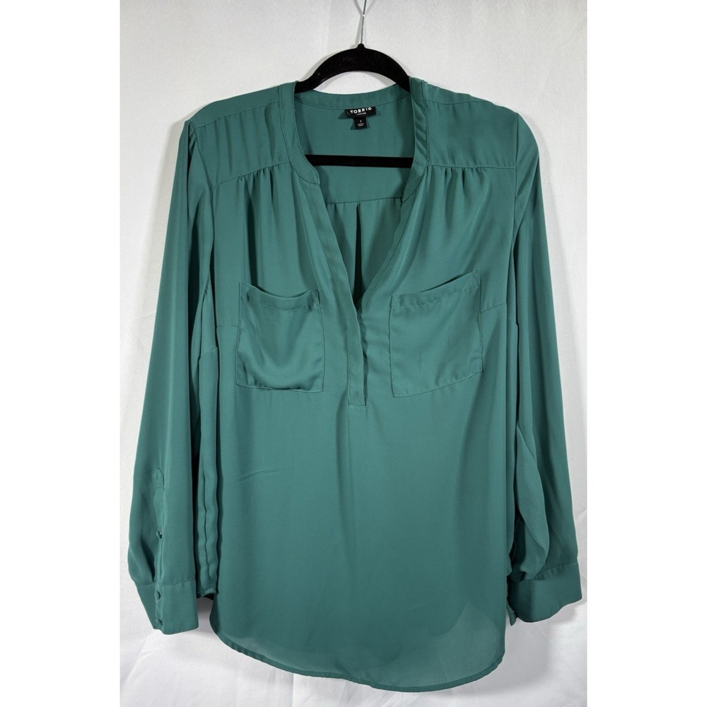 Torrid Harper woman's top size 1 long sleeve pockets green